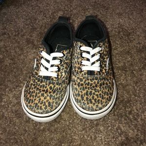 Low top cheetah print Vans